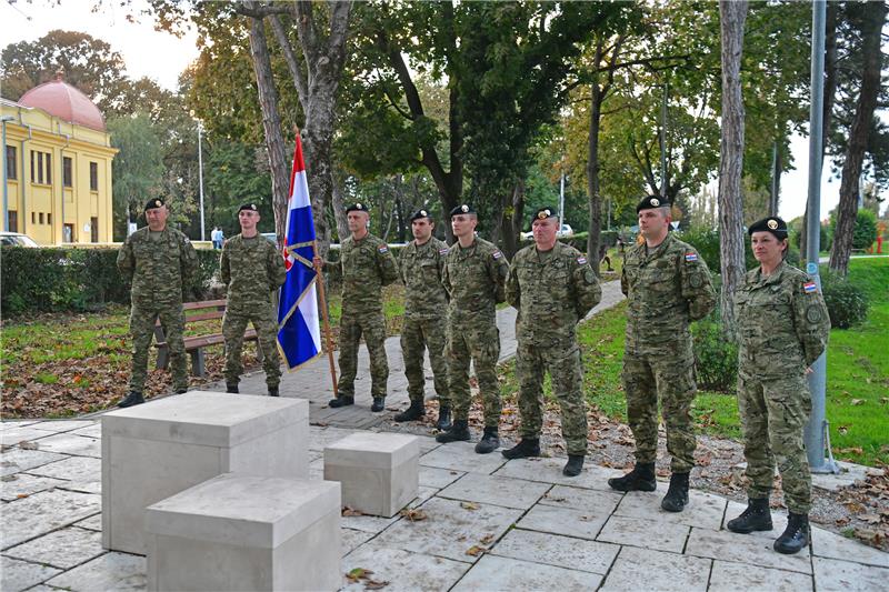 Banožić i sudionici hodnje "Alfred Hill" odali počast poginulim braniteljima