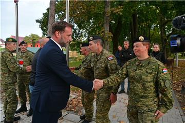 Banožić i sudionici hodnje "Alfred Hill" odali počast poginulim braniteljima