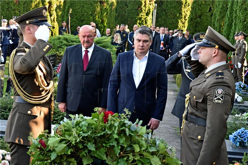 Položeni vijenci na grobu pukovnika Alfreda Hilla