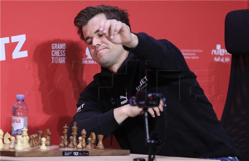 Turnir prvaka: Carlsen lako u polufinale