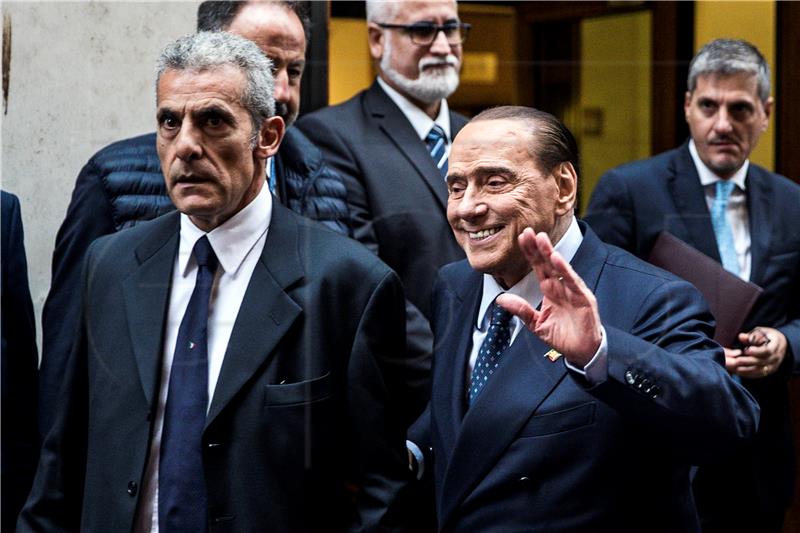 EK o razmjeni darova između Berlusconija i Putina