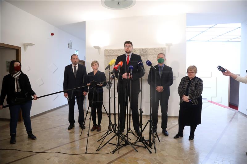 Opposition talks unofficial reports on ex-minister Horvat's job at Končar