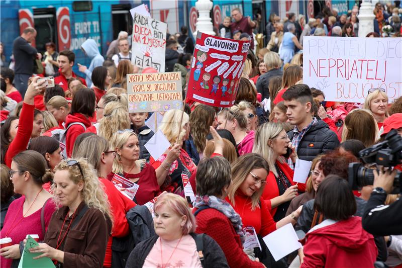 Preschool teachers hold protest rally in Zagreb