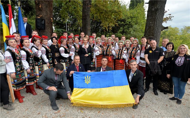 Otkriven spomenik ukrajinskom pjesniku Ivanu Franku u Lovranu