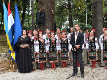 Otkriven spomenik ukrajinskom pjesniku Ivanu Franku u Lovranu