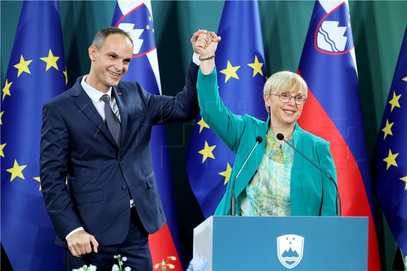 Former FM and independent candidate to face off in Slovenia's presidential runoff