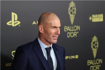 Zidane tvrdi da je blizu povratku na trenersku klupu