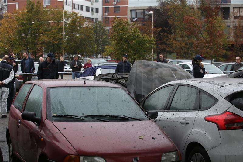 U požaru oštećeno sedam automobila