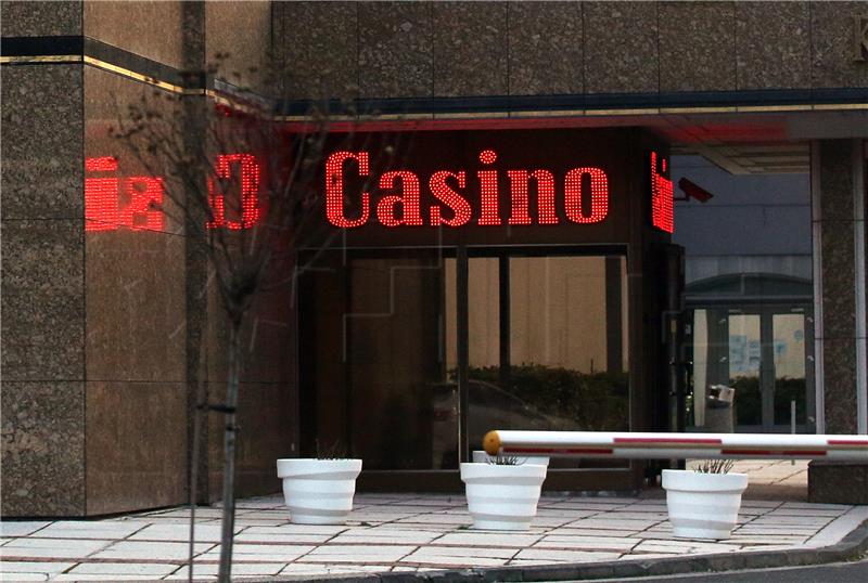 Prijeteći nožem ušao u splitski casino i oteo manje novca, policija ga uhitila