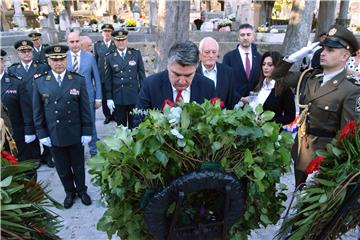 Dubrovnik: Milanović odao počast poginulim braniteljima