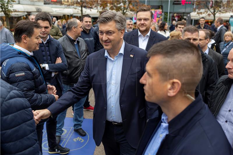 Plenković: Milanović forsira primitivizam, Vlada vuče naprijed