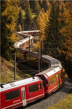 SWITZERLAND CURIOSITIES LONGEST PASSENGER TRAIN