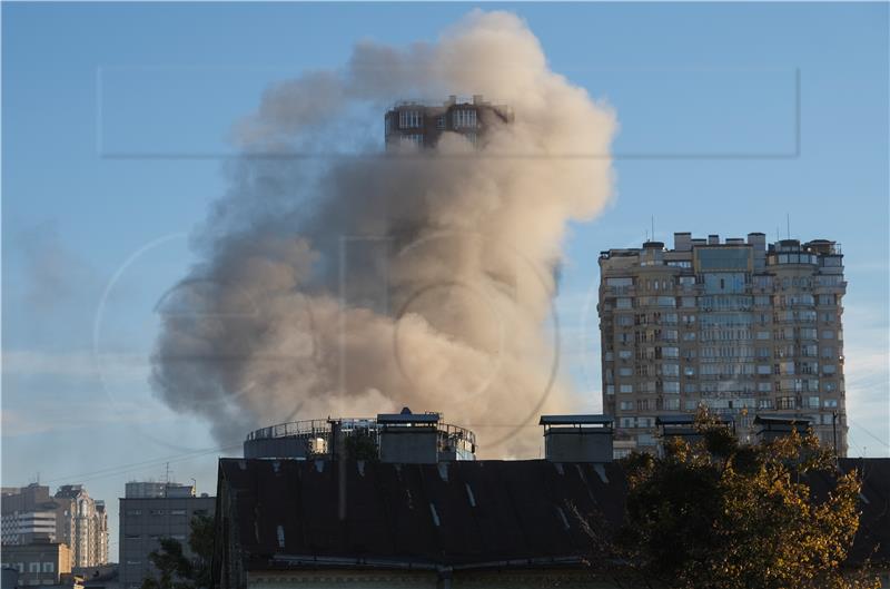 Niz eksplozija u Kijevu, raketni napadi diljem Ukrajine