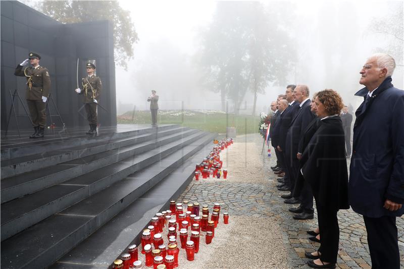 Croatian government and parliament delegations lay wreaths for All Saints' Day