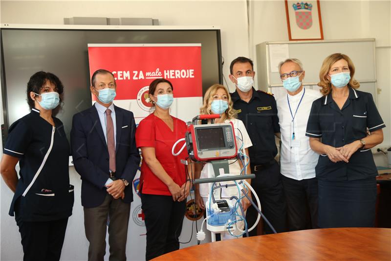 Splitski vatrogasci bolnici donirali mobilni respirator