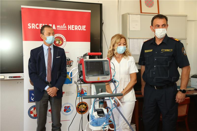 Splitski vatrogasci bolnici donirali mobilni respirator