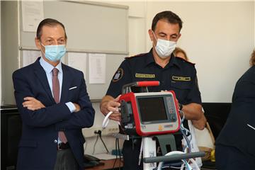 Splitski vatrogasci bolnici donirali mobilni respirator