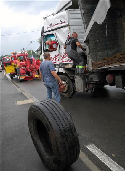 Dva kamiona i automobil sudarili se kod Đurđevca, nema ozlijeđenih