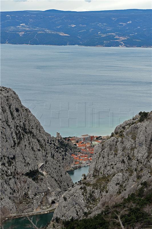 Gradsko vijeće Omiša o kampu odlučuje na sjednici u utorak