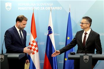 Ministar Banožić sastao se sa slovenskim ministrom obrane u Ljubljani