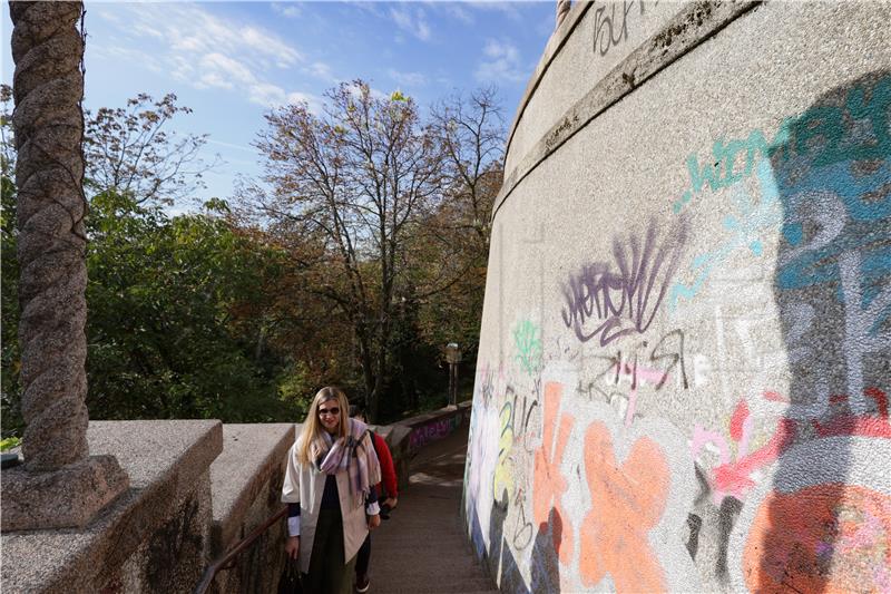 Početak uklanjanja grafita na Zakmardijevim stubama