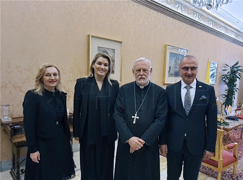 Grlić Radman, Brnjac i Petir na općoj audijenciji pape Franje