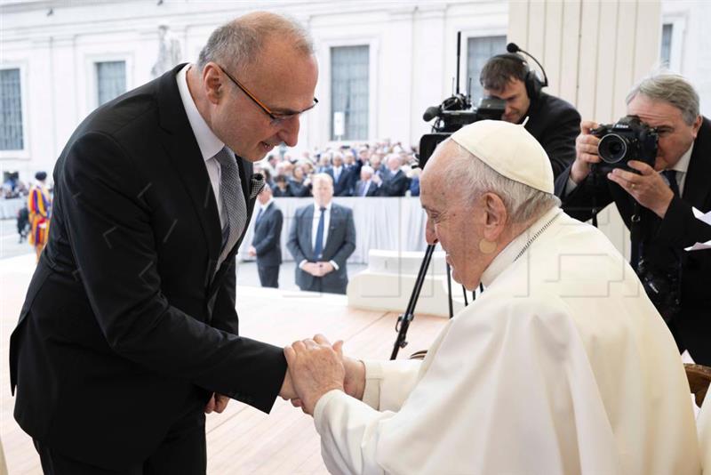 Grlić Radman, Brnjac i Petir na općoj audijenciji pape Franje