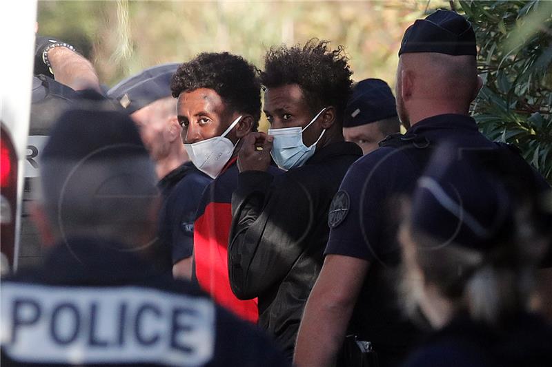 Macron i Mattarella složni da su potrebni dobri odnosi, nakon spora zbog migranata