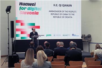 Predstavljanje edukacijsko stipendijskog programa "Huawei for digital Slavonia"