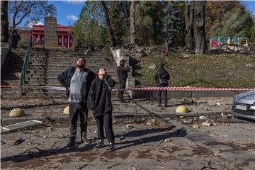 Dvije stambene zgrade u Kijevu pogođene u ruskome raketnom napadu