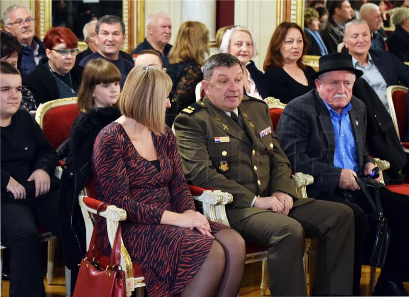 Osijek: Tribina „Vrijeme heroja - kako smo obranili Vukovar i Hrvatsku“