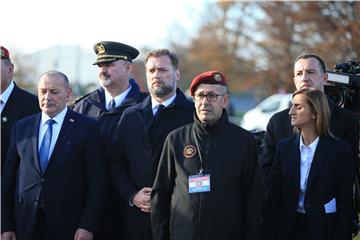 Vukovar: Svečano otkrivanje spomenika Kati Šoljić i njezinim poginulim sinovima