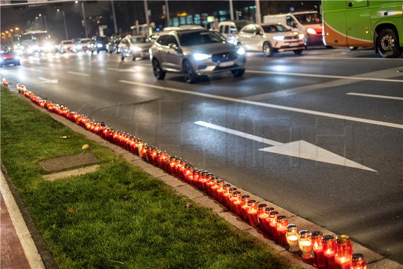 Dan sjećanja na žrtvu Vukovara i Škabrnje u Zagrebu