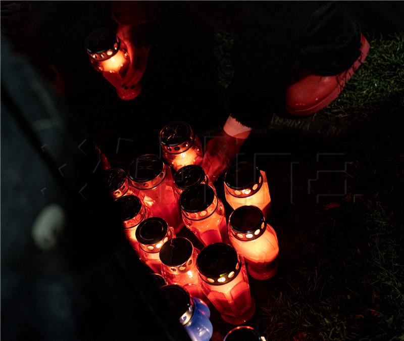 Dan sjećanja na žrtvu Vukovara i Škabrnje u Zagrebu