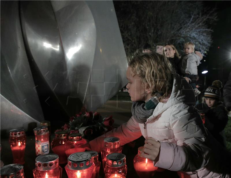 U vukovarskoj bolnici zapaljene svijeće