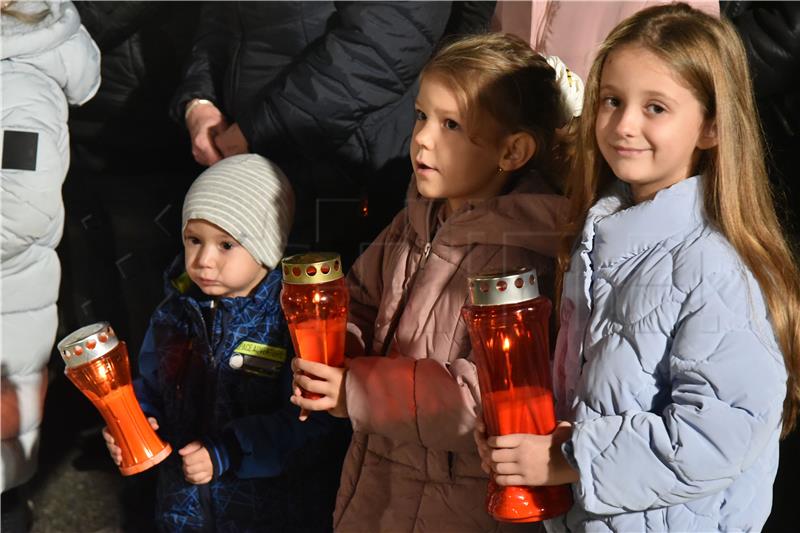 U vukovarskoj bolnici zapaljene svijeće