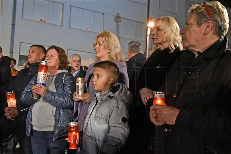 U vukovarskoj bolnici zapaljene svijeće