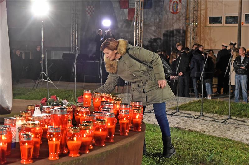 U vukovarskoj bolnici zapaljene svijeće