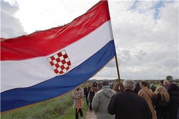 Škabrnja: Mimohod Korak po korak