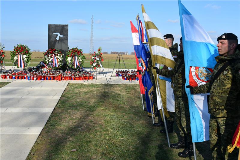 Senior state officials lay wreaths at Ovčara