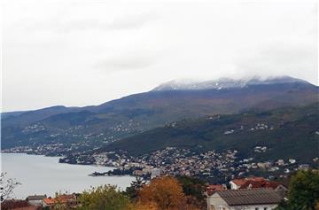 Snijeg u Gorskom kotaru i Lici, na Platku, vrhovima Učke i Ćićarije