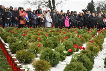 Odana počast žrtvama ubijenima na Ovčari