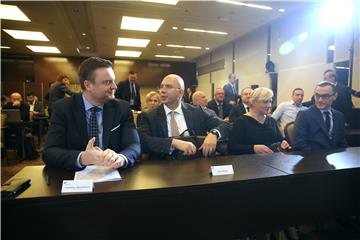 Primorac: Novim porezom nikoga ne kažnjavamo; Ivanov: Porez je nepravedan