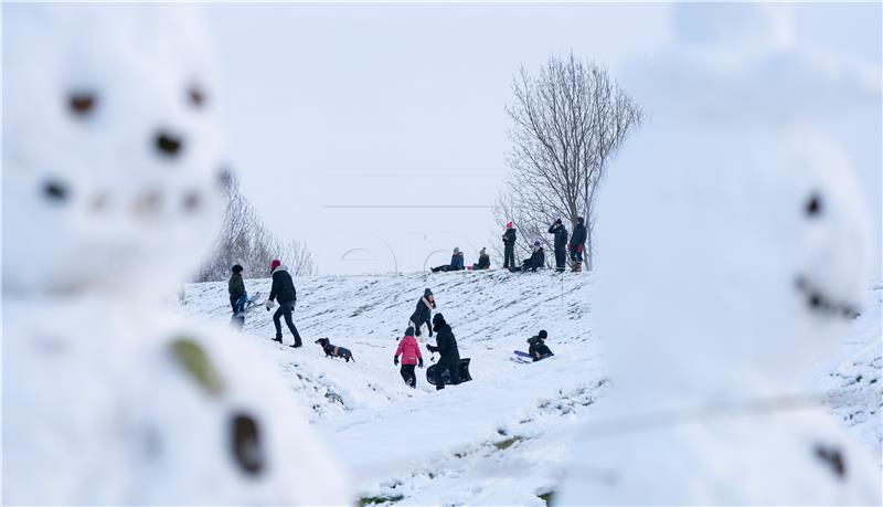 Švedska paralizirana prvim obilnim snijegom ove godine