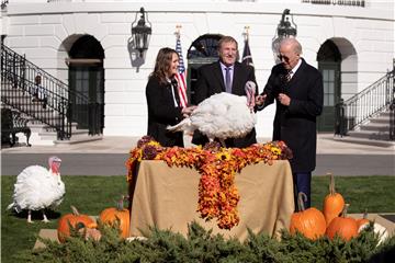 Biden pomilovao dvije purice u sklopu običaja za Dan zahvalnosti