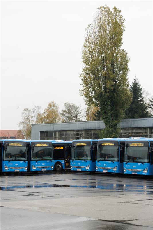 Predstavljeni novi niskopodni autobusi ZET-a