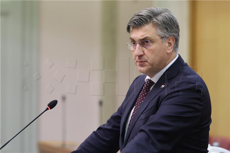 Plenković says gov't not breaching Constitution, accuses others of cowardice