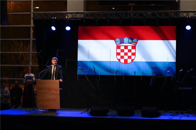 U Loparu na Rabu otvorena nova sportska dvorana, Plenković: Dvorana je impresivna