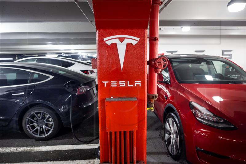 Tesla u Kini povlači s cesta više od 80.000 vozila  