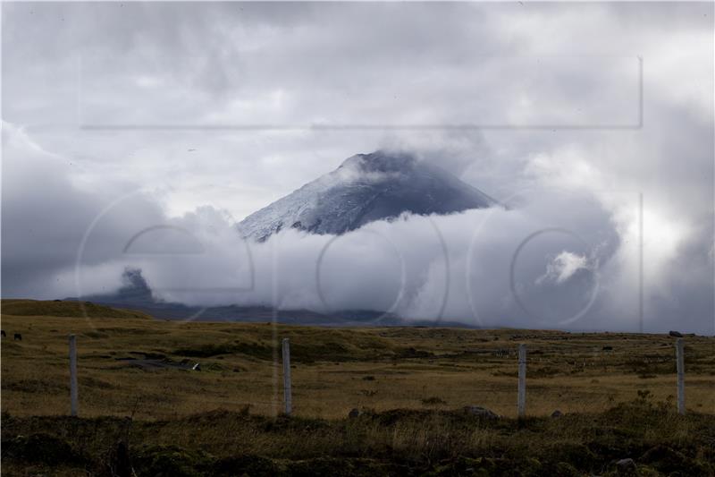 ECUADOR VOLCANO